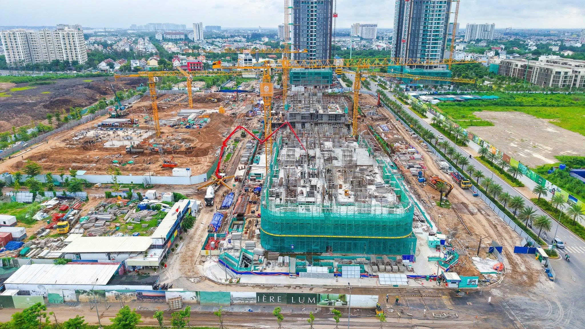 Tiến độ thi công Lumiere Midtown tháng 7